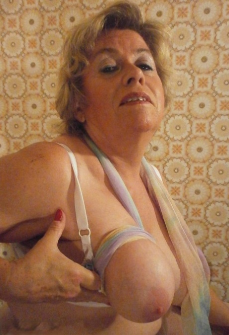 femme blonde MILF porno artistique galeries