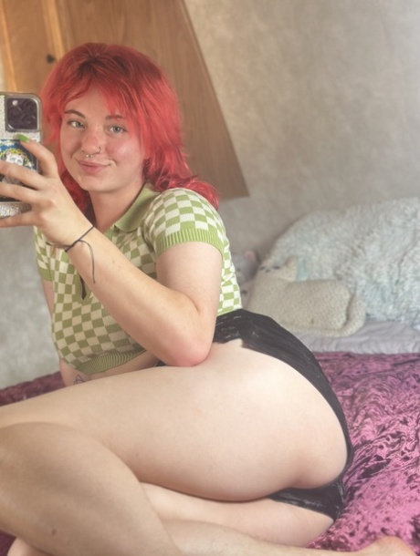 rousse selfie adolescent nu parfait archive