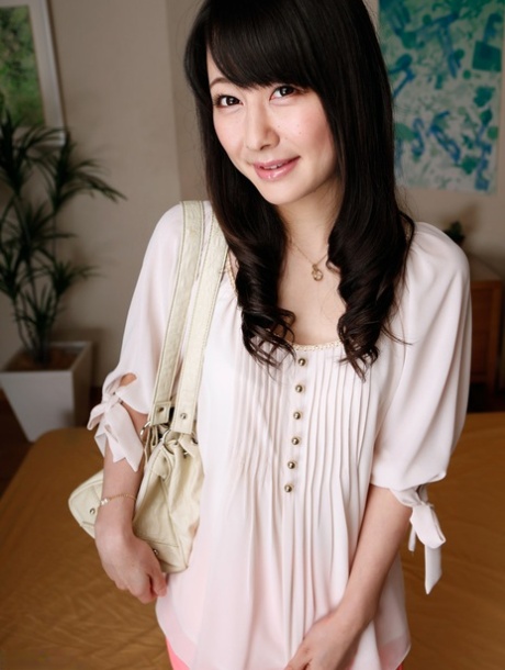 Ayumi Iwasa actrice parfaite img