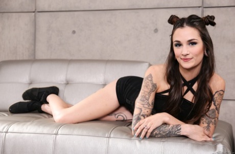 Luna Lovely star du porno exclusive galerie