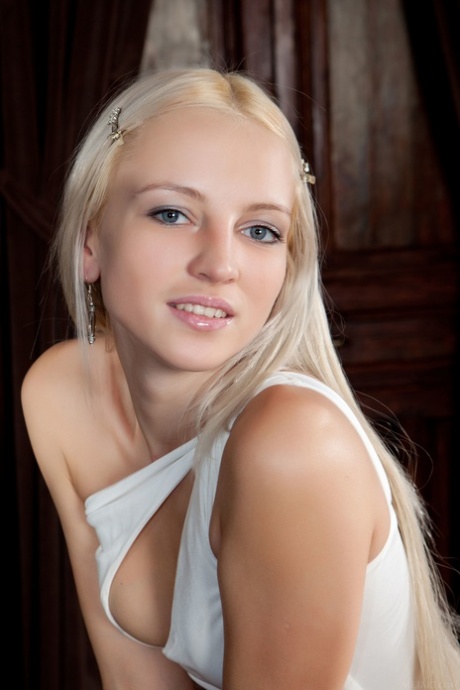 blonde la plus mignonne xxx adulte img